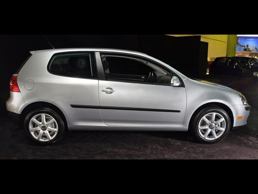  Volkswagen Golf Rabbit 3-Door 2006 года  (фото 2 из 13)